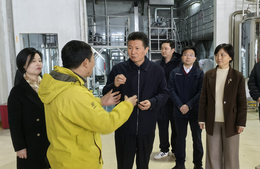 2025-12 饶绍清走访服务台企2.jpg