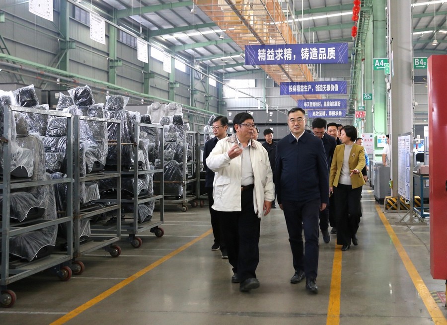 2025-12 安宝军走访台企b.jpg